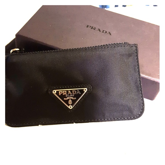 prada carbon notes